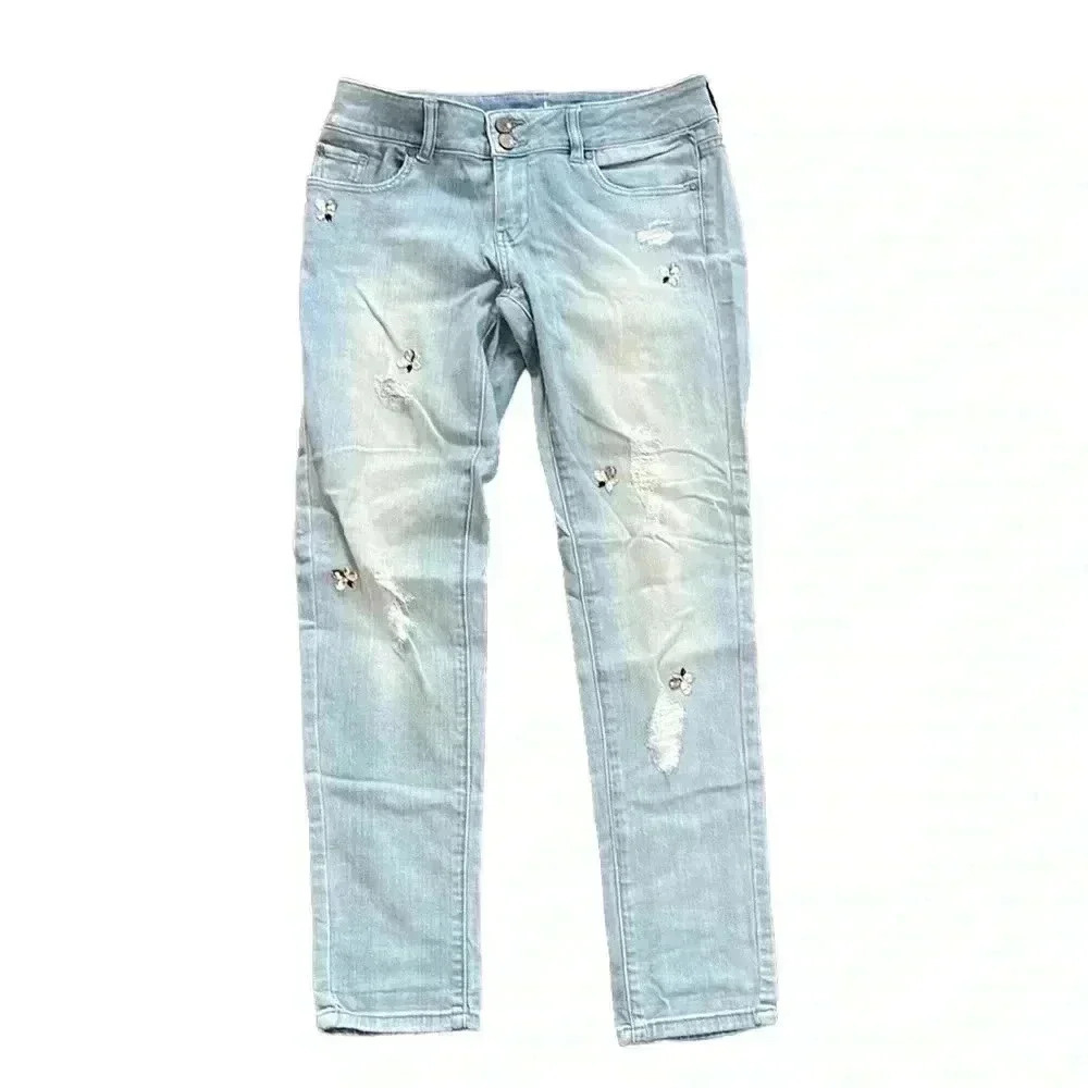 New York & Company Soho Boyfriend Distressed Embellished Jeans Size 4